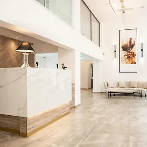 https://alexia-hotel-apartments-larnaka.hotelsatayianapa.com