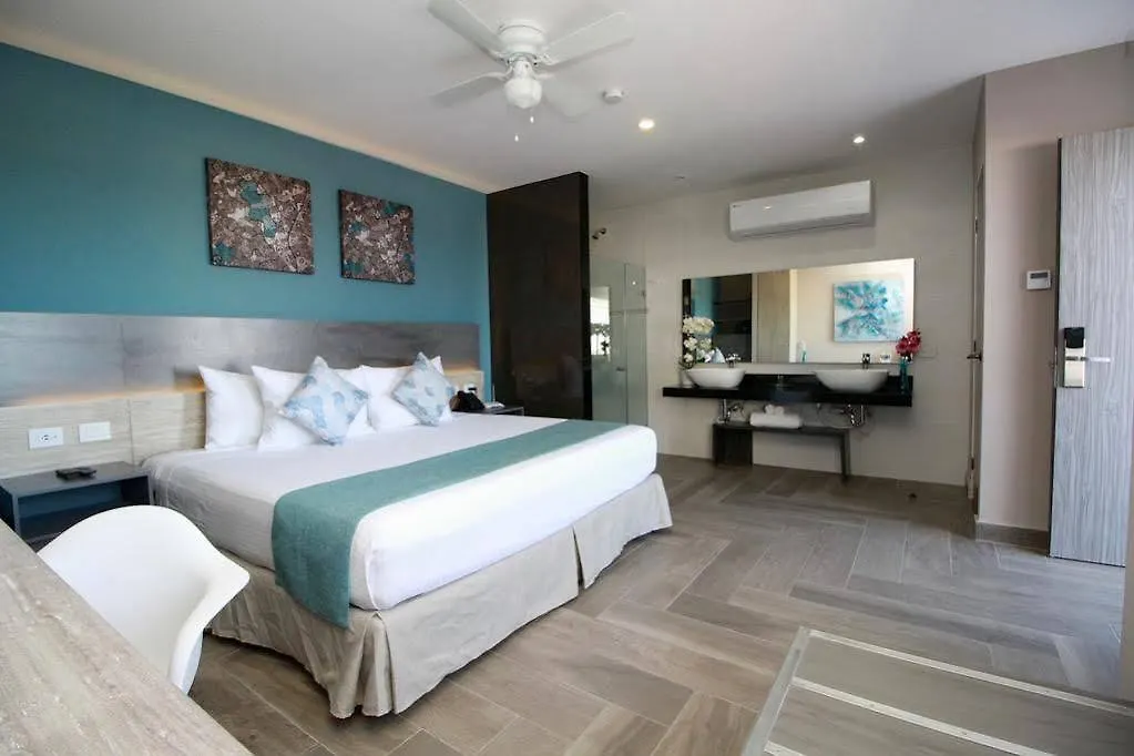 Illusion Xpress I Attraction Hotel Deluxe Playa del Carmen